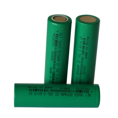Batteria ricaricabile 3.7v 18650 2500mah di tasso alto 3C per la torcia elettrica luminosa