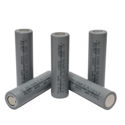 3,6 batterie di torcia elettrica ricaricabile cilindriche 2600mAh della batteria al litio 18650 di V